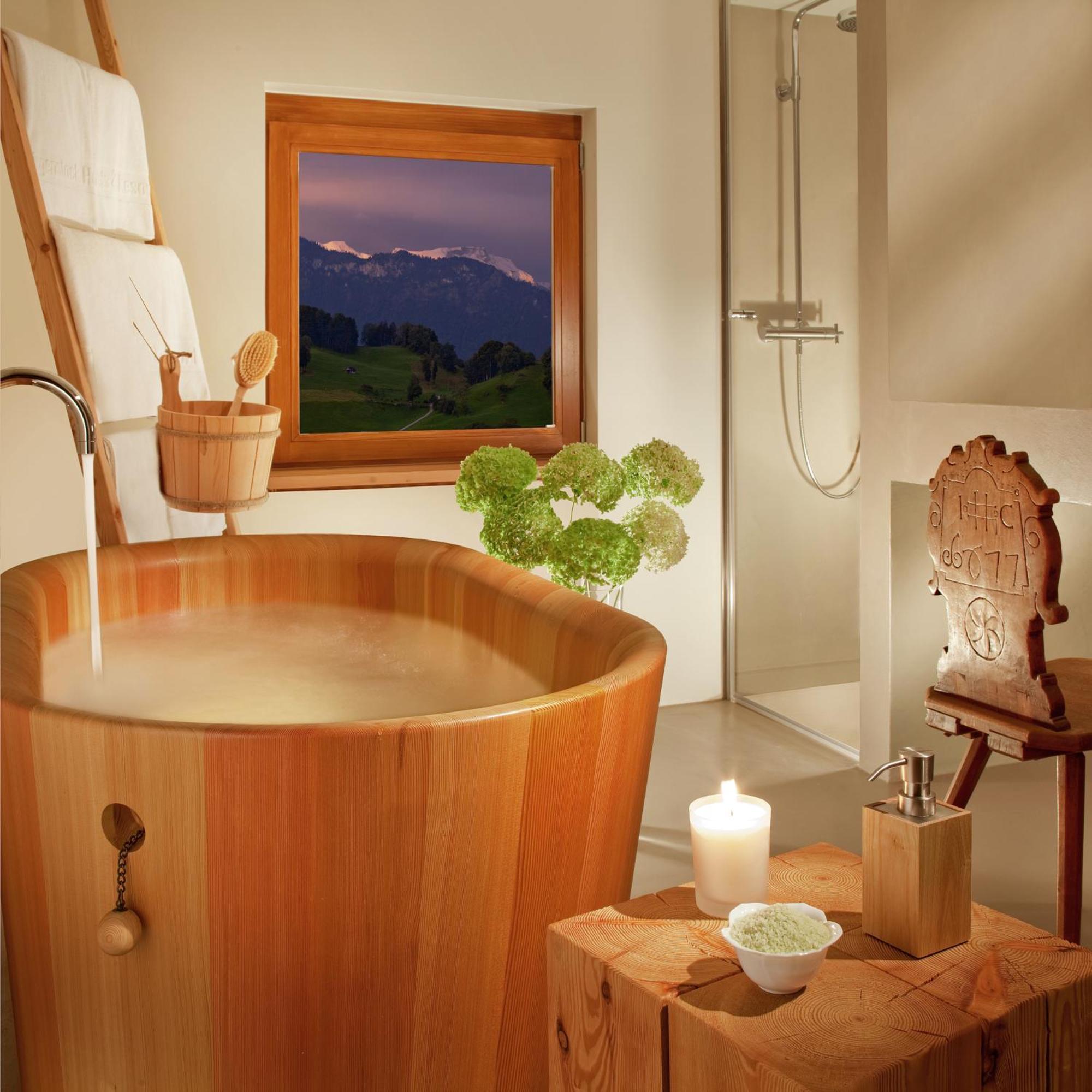 Bürgenstock Hotels&Resort - Bürgenstock Hotel&Alpine Spa Zimmer foto A modern wooden bathtub